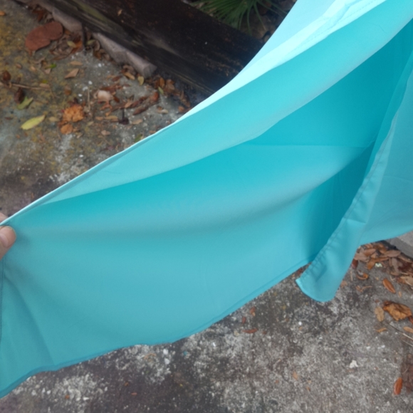 - Backless maxi dress - Picture 5 of 8